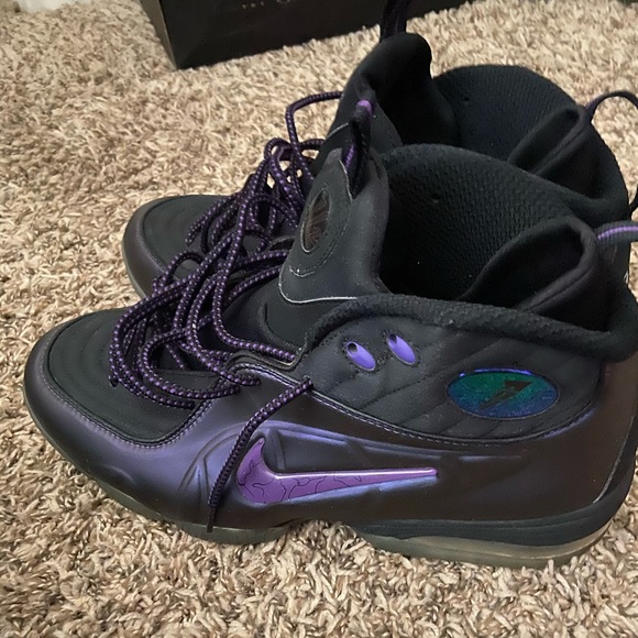 Kicks - Picture 3 of 5